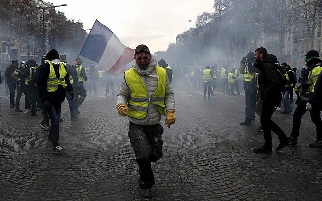 Egypt Restricts Yellow Vests Sales to Avoid Copycat Protests