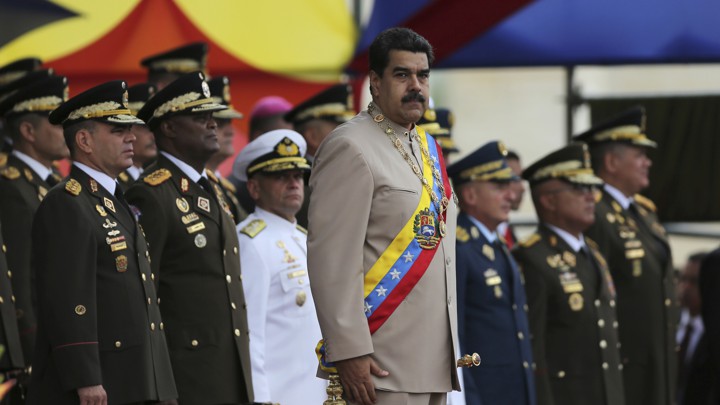 Venezuelan Parliament Calls On Army to Drop Off President Maduro
