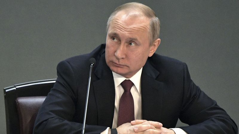 Putin Calls Mariupol Attack Successful and Stops Action