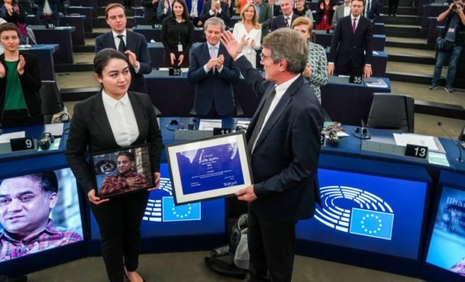 Daughter of Ilham Tohti Imprisoned in China Receives European Sakharov Prize