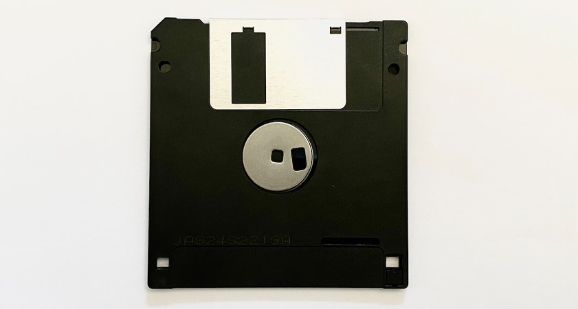 Japan Wants to Remove Mandatory Use of Floppy Disks